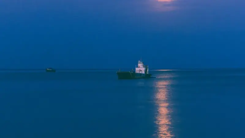 A Pemba le donne pattugliano il mare di notte
