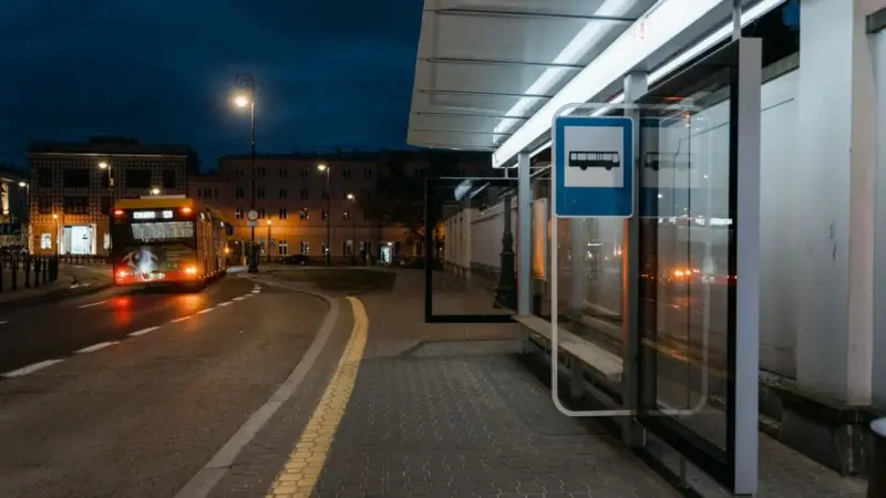 I bus elettrici lasciano i pendolari a piedi