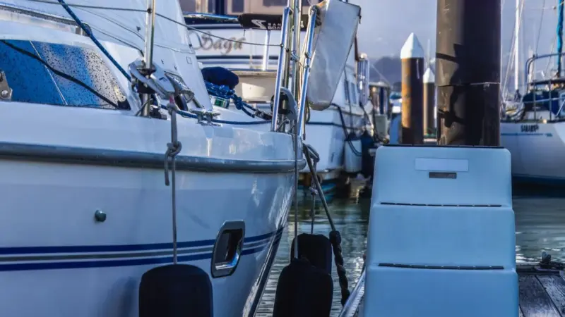 I porti turistici stanno cercando l'elettricità