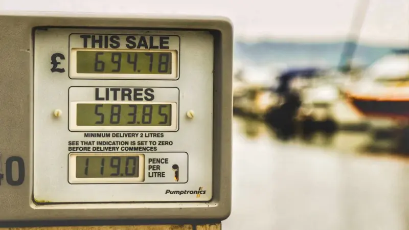 Il pieno di diesel costa quanto una notte in hotel