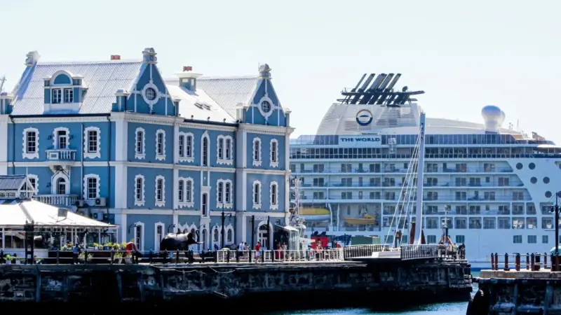 Le crociere pagano la metà delle tasse degli hotel