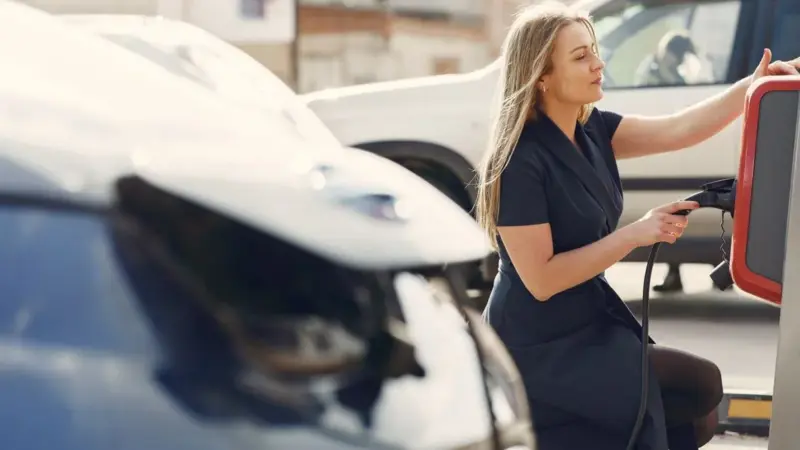 Le elettriche nel Regno Unito vendono più delle benzina