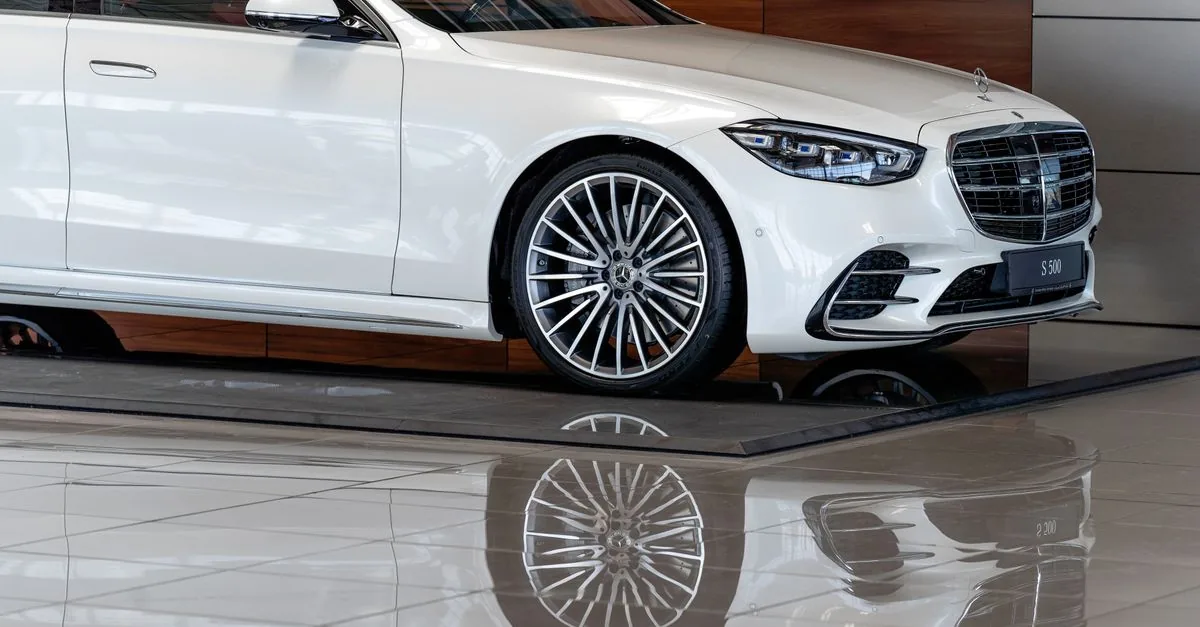 Mercedes ha perso un terzo delle vendite in Cina