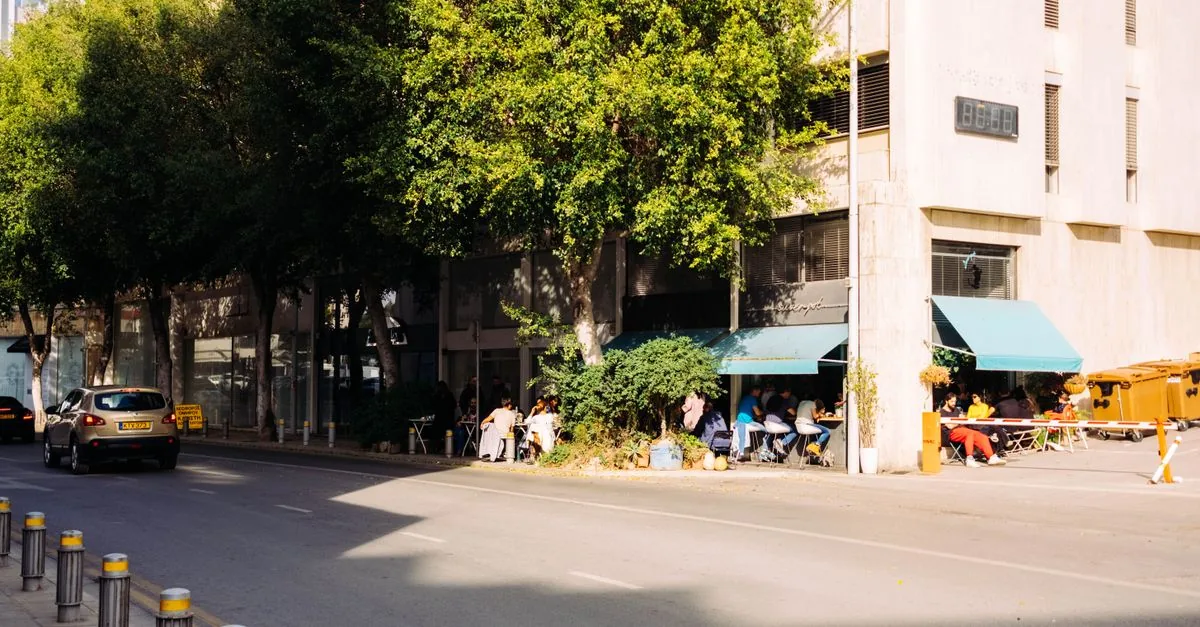 Nelle città italiane l'asfalto supera i 44 gradi