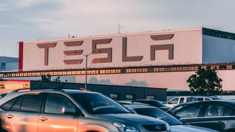 Tesla ha perso il 7,49% nonostante le buone consegne