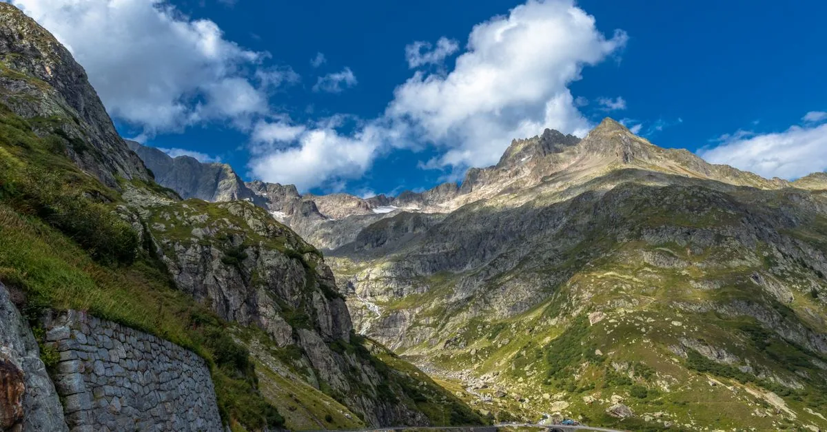 Due soli ranger per undicimila veicoli al giorno sulle Dolomiti