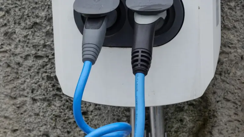 GM vende due adattatori per le sue elettriche del 2027