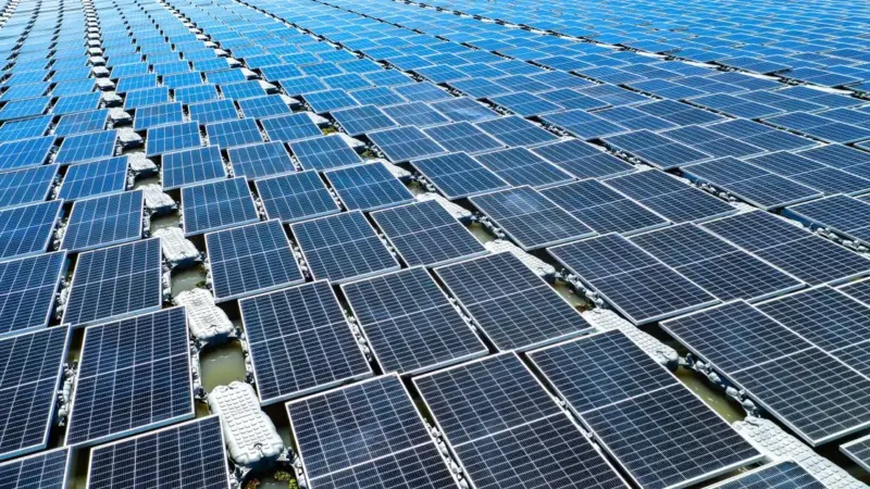 Il Piemonte ha aperto i laghi di cava al fotovoltaico