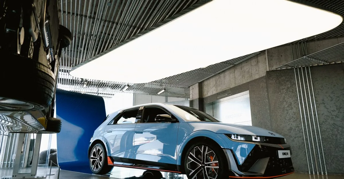 Il Regno Unito ha calcolato il costo del mandato auto elettriche