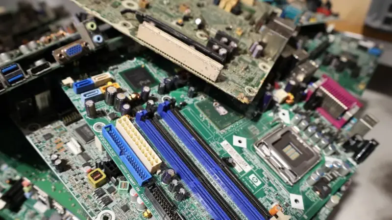 L'India ricicla più rifiuti elettronici, ma ne produce ancora di più