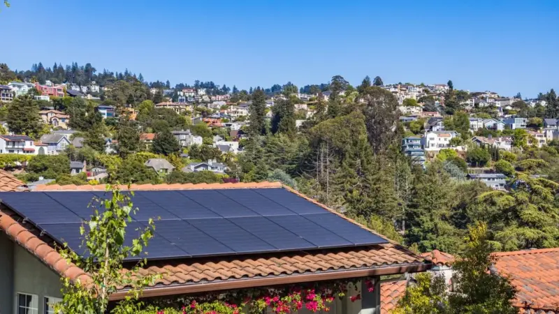 Su Pine Ridge il solare si attacca alla presa di casa