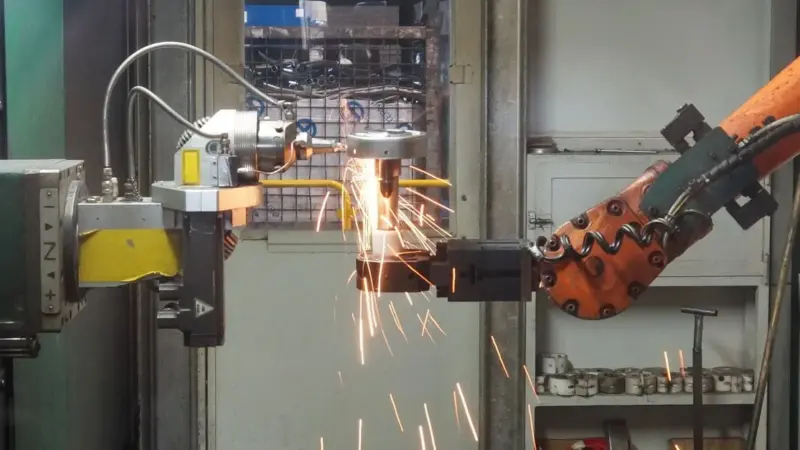 Le auto elettriche costano meno da costruire, ma non da comprare