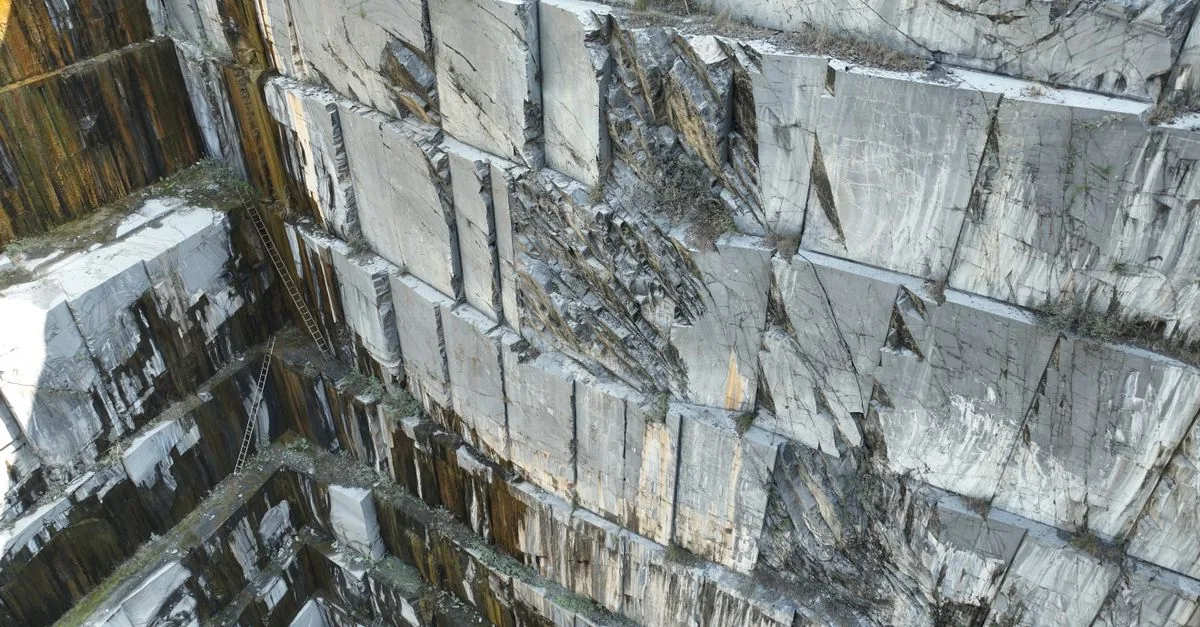 Le imprese del marmo chiedono la proprietà delle cave di Carrara