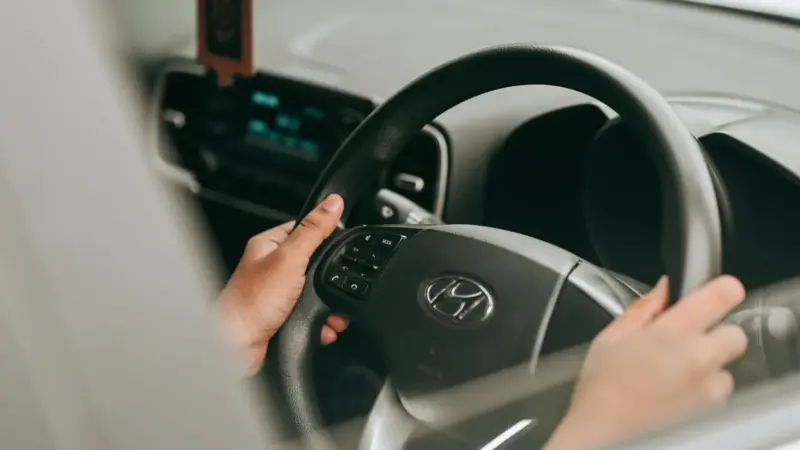 BYD si prende la colpa quando guida il software