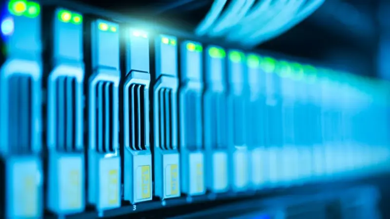 Il paradosso energetico del tech: primo cliente delle rinnovabili, ma emette come un terzo della Francia