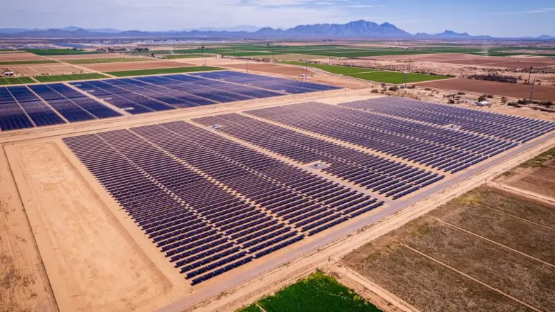 Un impianto solare e un data center per l'IA non sono la stessa cosa. Il Bureau of Land Management li ha equiparati